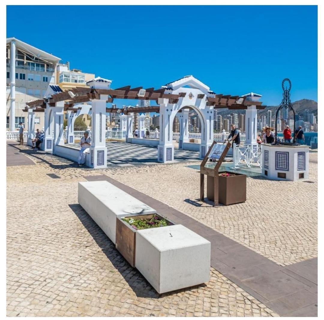 Luxury Primerisima Linea Playa Poniente Benidorm Con 6,5 Mts De Vistas Frontales Al Mar Exterior photo