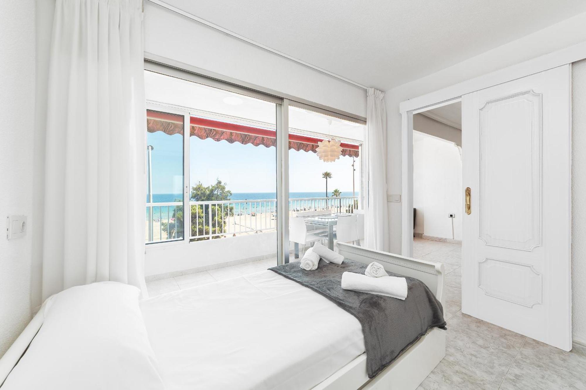 Luxury Primerisima Linea Playa Poniente Benidorm Con 6,5 Mts De Vistas Frontales Al Mar Exterior photo